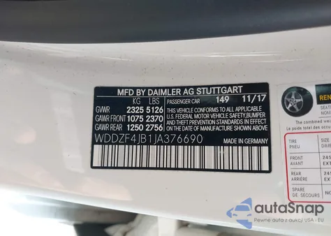 2018 Mercedes-Benz E 300 z USA, uszkodzony, nr VIN WDDZF4JB1JA376690